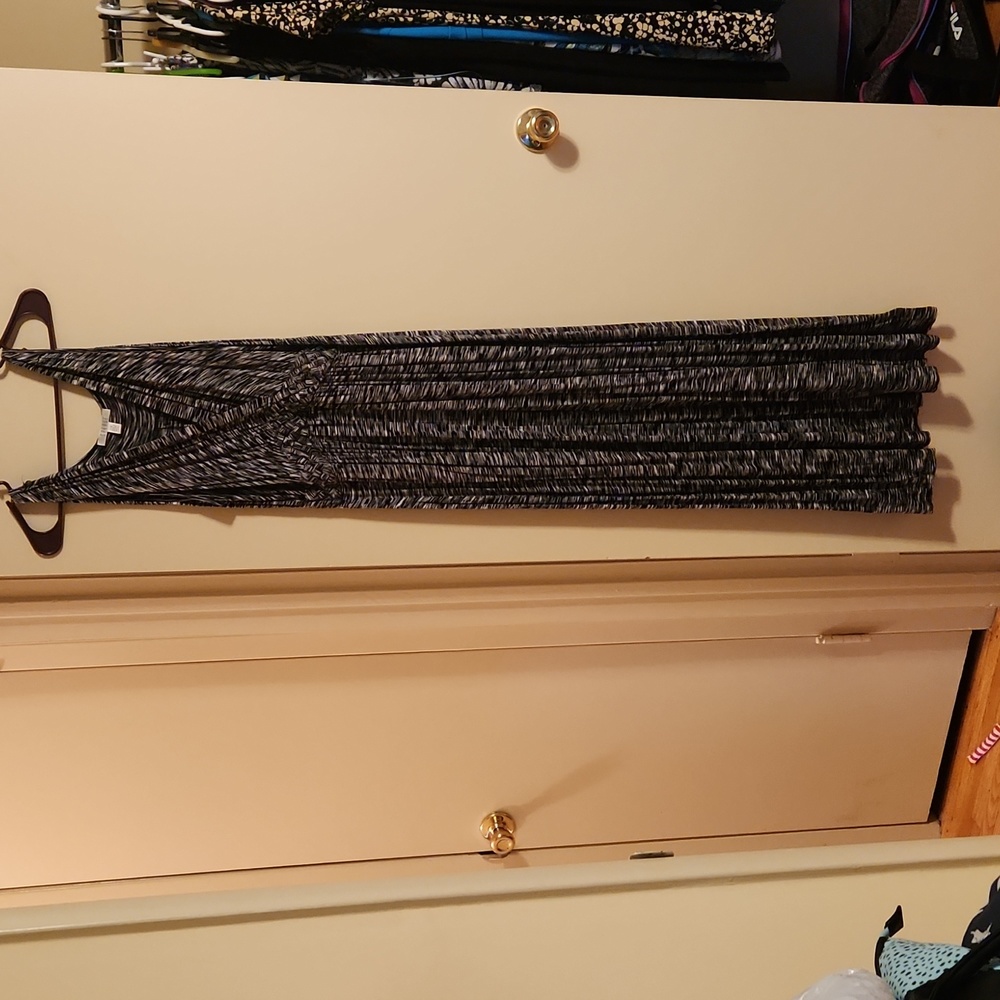 Black and white maxi dress size large